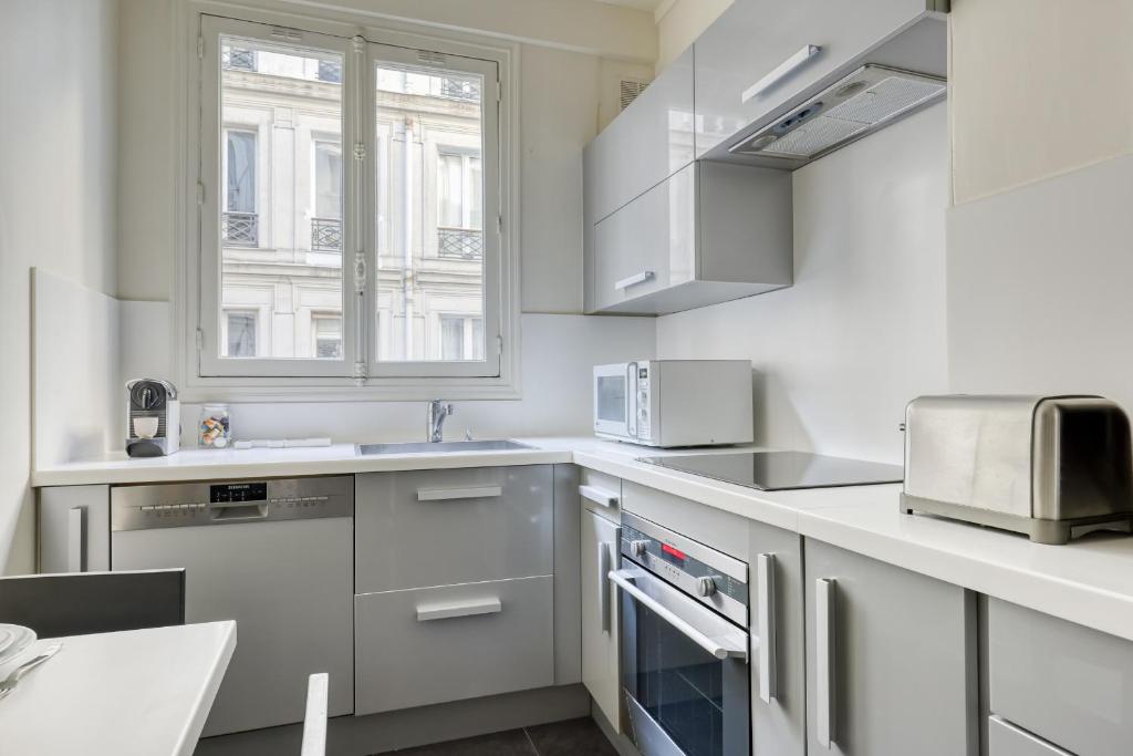 Gorgeous and large flat in the heart of Paris 09 - 5