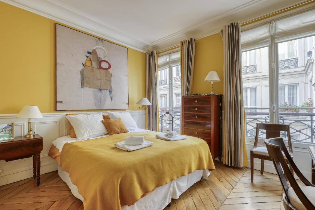Gorgeous and large flat in the heart of Paris 09 - 3