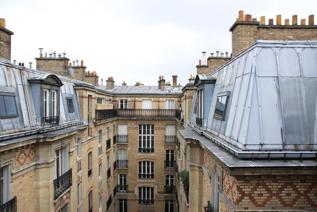 PARIS SOUS LES TOITS - 4