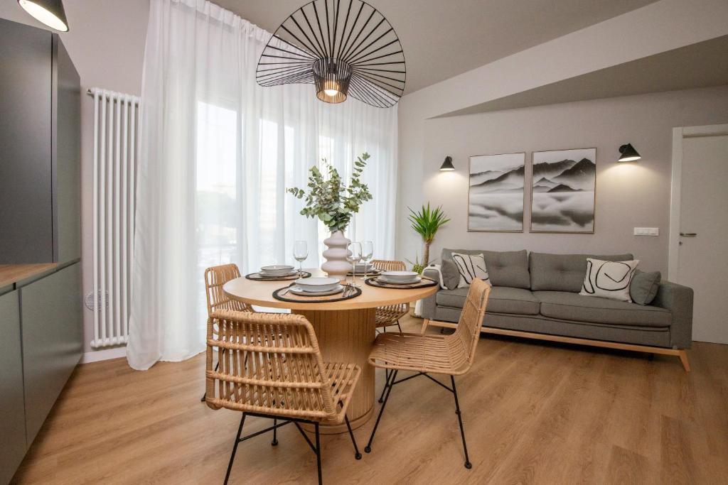 223 - Ma & Ma Luxury Apartment 1 grande - 500metri da mare e spiaggia, vicino alla Baia del Silenzio - PARCHEGGIO GRATIS PRIVATO INCLUSO - 2