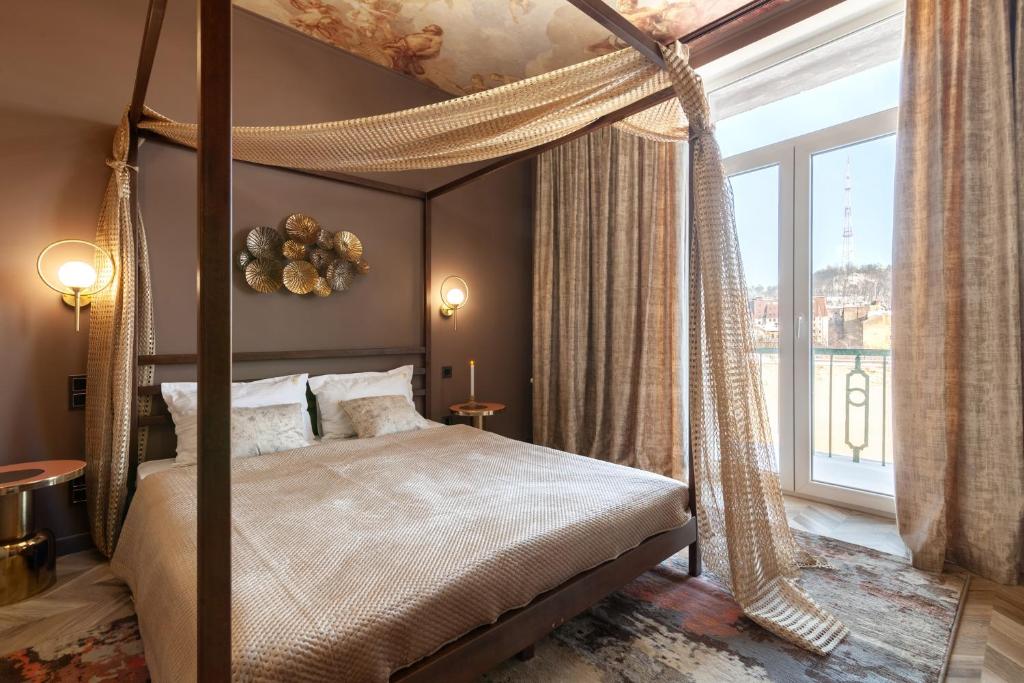 Royal Aparts Multi, Lvov