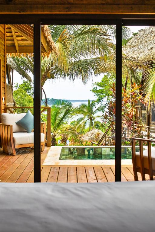 Red Frog Beach Island Resort
