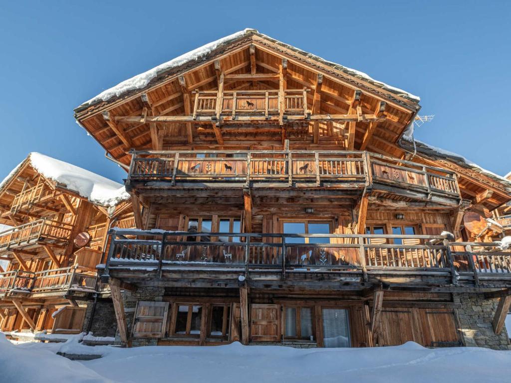 Chalet skis aux pieds avec spa, animaux admis, parking - 3