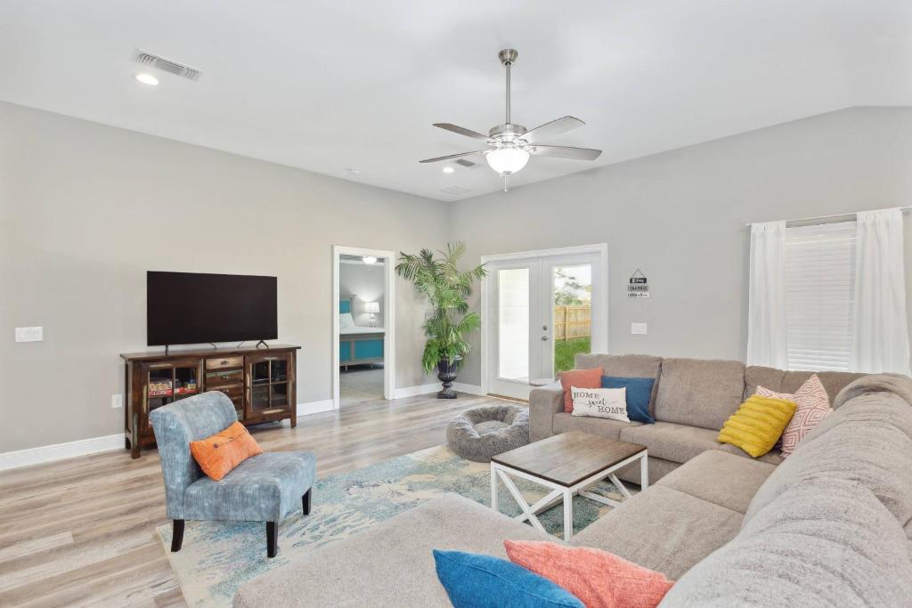 1977 Esplanade St, Navarre