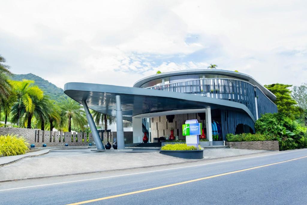 Phuket Holiday Inn Resort Phuket Karon Beach exterior