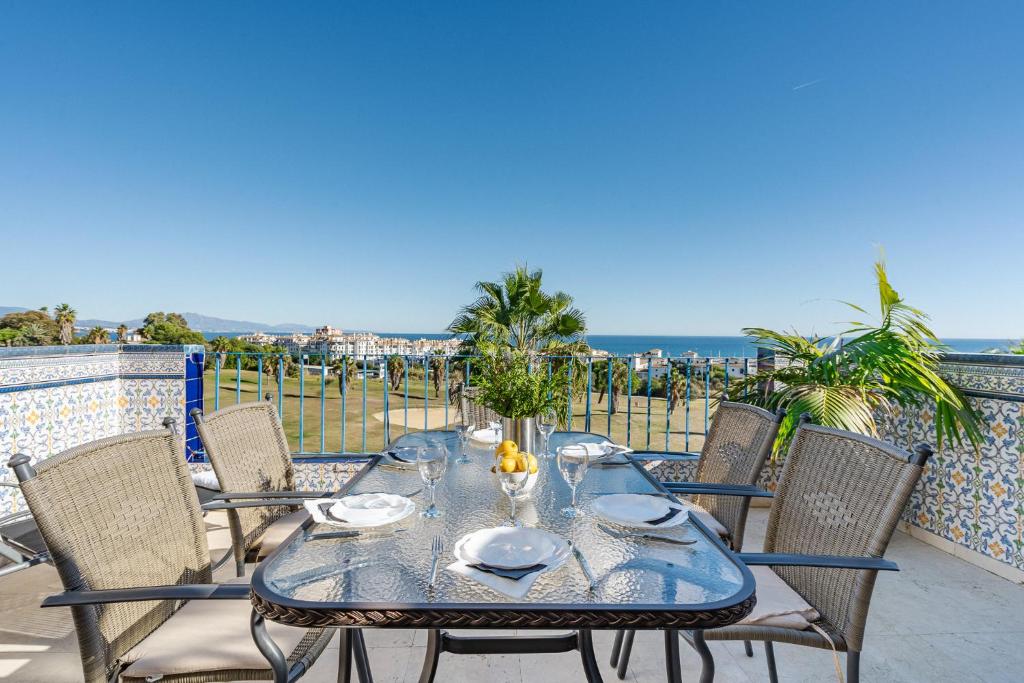 26 Front row penthouse golf and sea views Manilva Duquesa Andalusia - 4