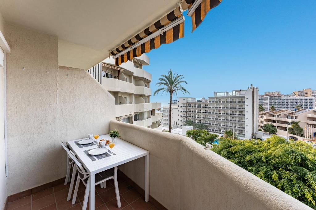 Benalbeach Bliss Seafront Retreat with Balcony - 2