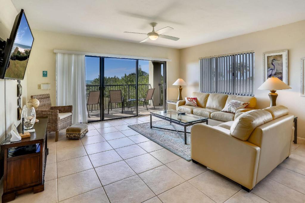 Land's End 11-207 Beach Front, St Pete Beach