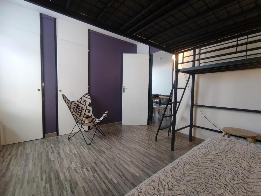 Appartement rénové 2 pièces pour 6 personnes à 50m des pistes, calme, balcon vue Mont Blanc - 2
