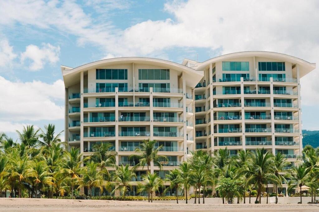 Elegant Beachfront Condo at Diamonte del Sol - 801s, Jacó