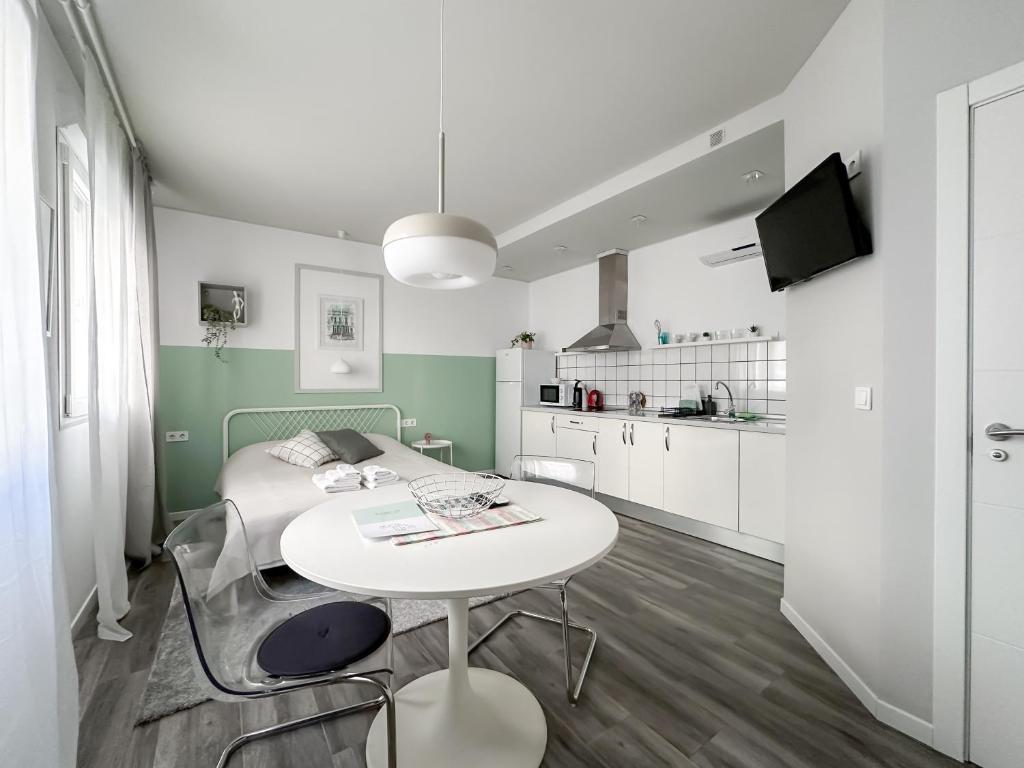 Budget Inn - 5