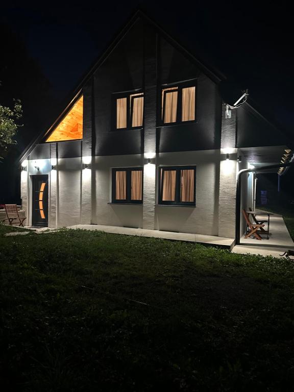 Blue Village Lux - 2