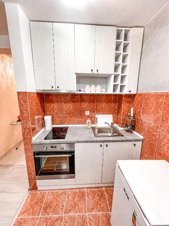 AvR Street Budva - 5