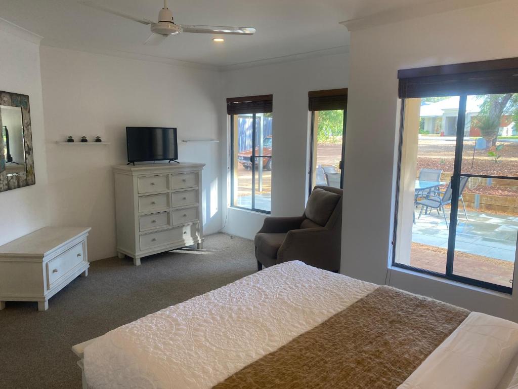 Hook Wine & Sinker, Dunsborough