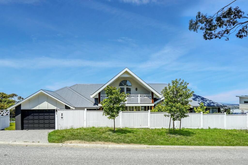 Great View House in Mt Eliza, Mount Eliza