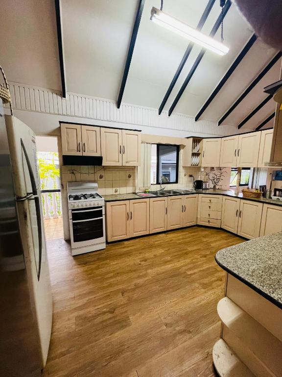 Kitchen, Island Apartments   in Suva