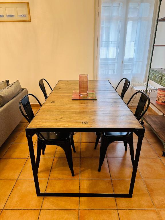 Appartement Lumineux et Spacieux 2 Chambres avec Parking Gratuit dans la Rue - 4