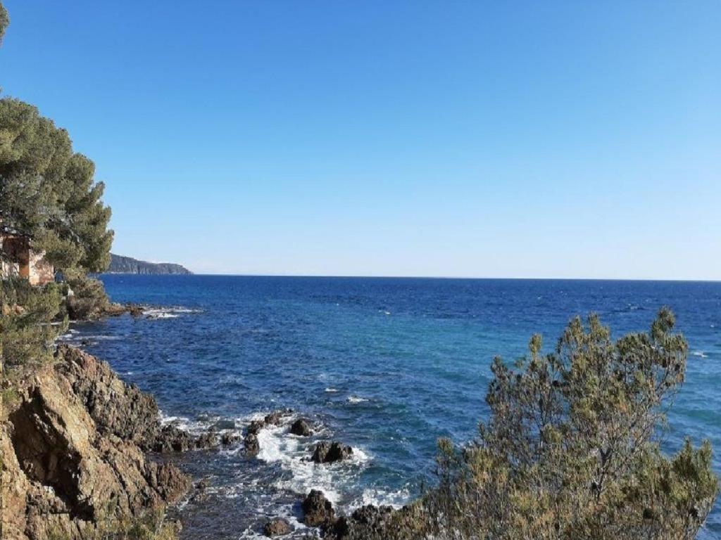 T3, 2ch, classé 3,parking gratuit sur place à 600m de la plage, des commerces ,du port proche st tropez - 3