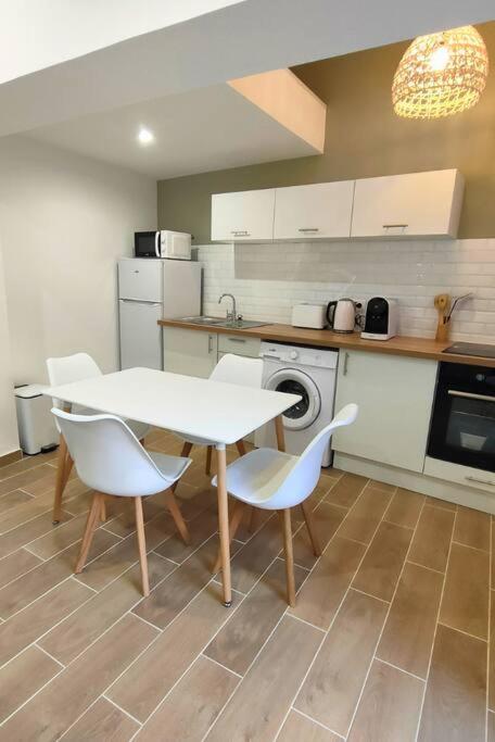 Appartement au cœur du village, climatisé avec extérieur - 2