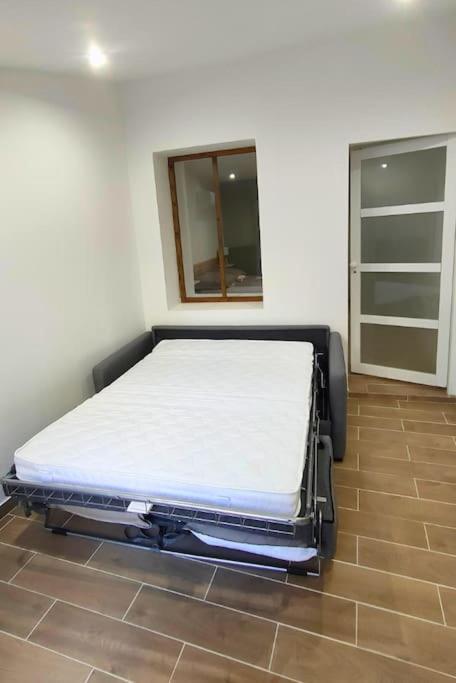 Appartement au cœur du village, climatisé avec extérieur - 4