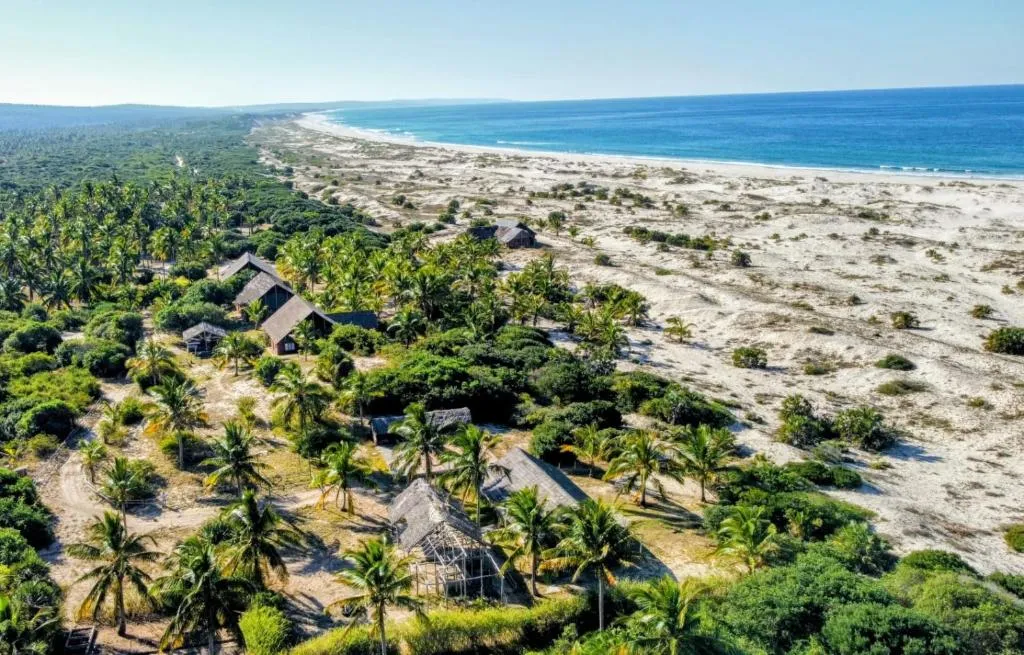 Morrumbene Beach Resort, hotel in Morrumbene