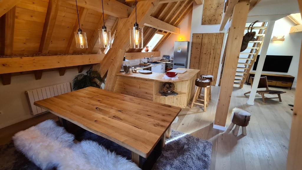 Les Suites du Monetier, alliant le charme et l'authenticité d'un chalet de prestige au cœur du village - 2