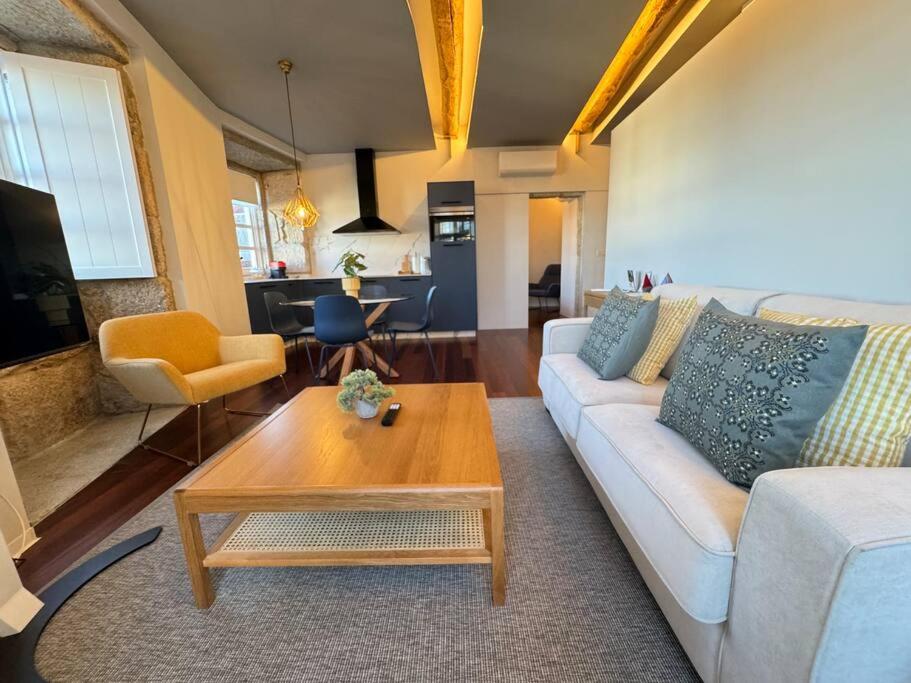 Funil 2, 2 by YBH, Vigo