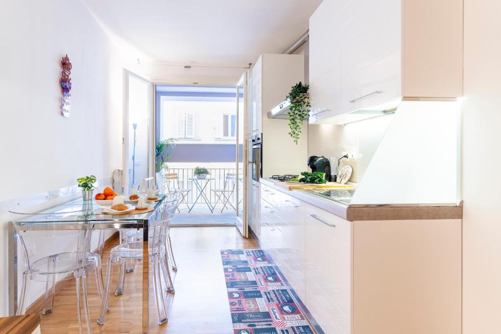 GuestHost - Piazza Cavallotti & Mercato Centrale Apartment! - 2