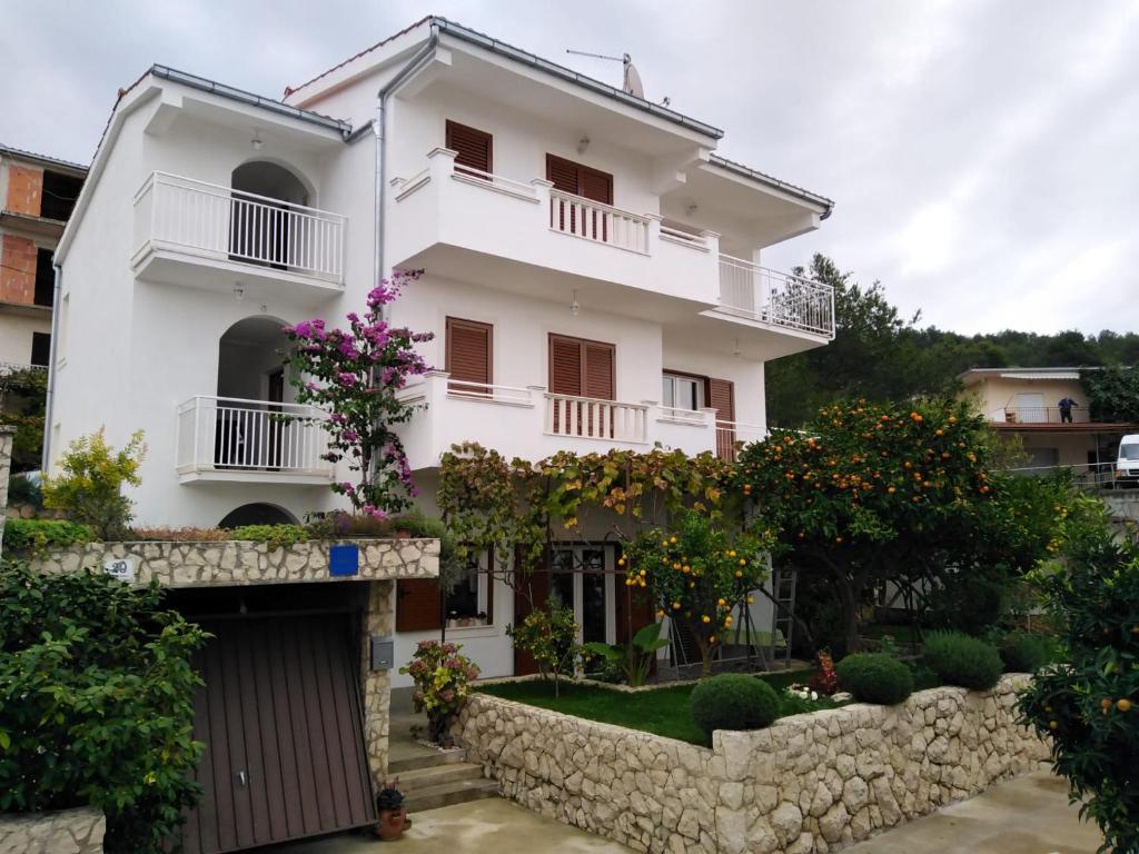 Apartment Mia - Spacious apartment on 85 m2 with beautiful sea view 전경
