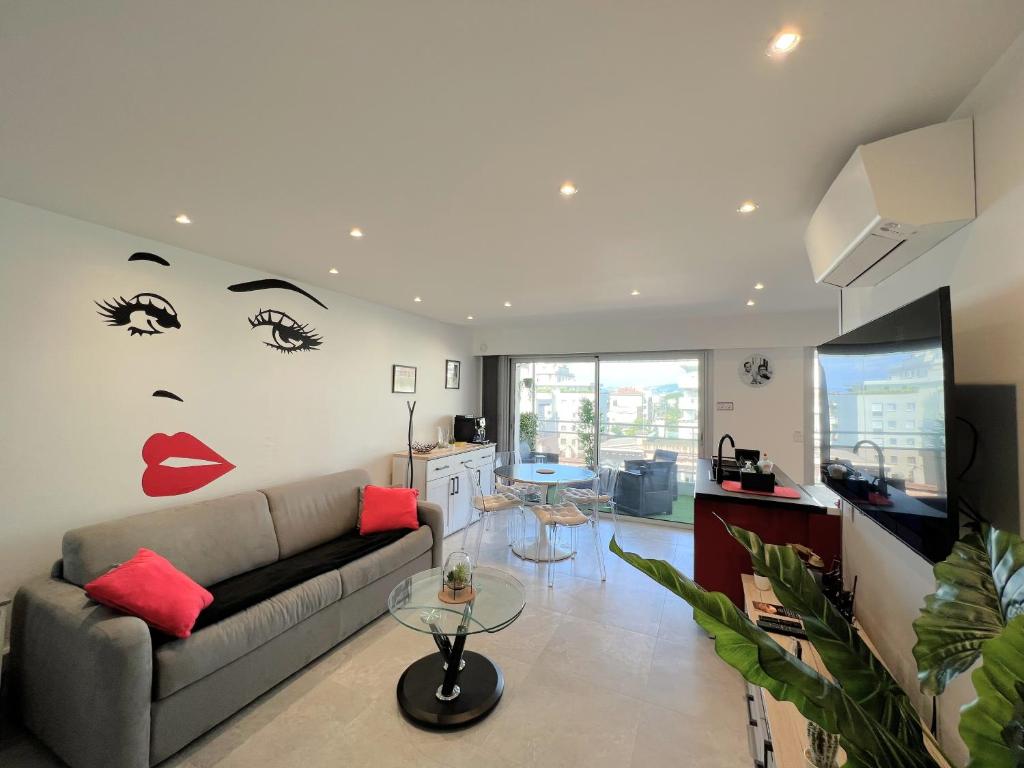 Maryline by Welcome to Cannes - 2