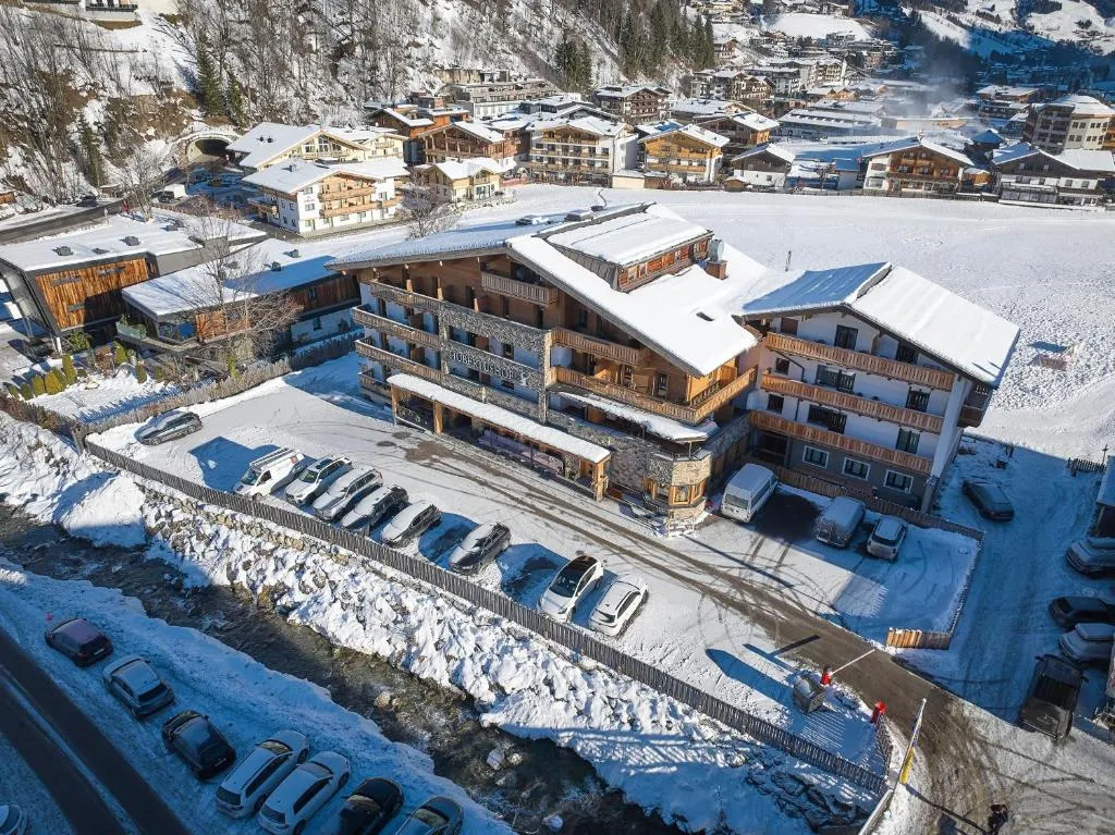 Hotel Hubertushof, hotel in Saalbach Hinterglemm