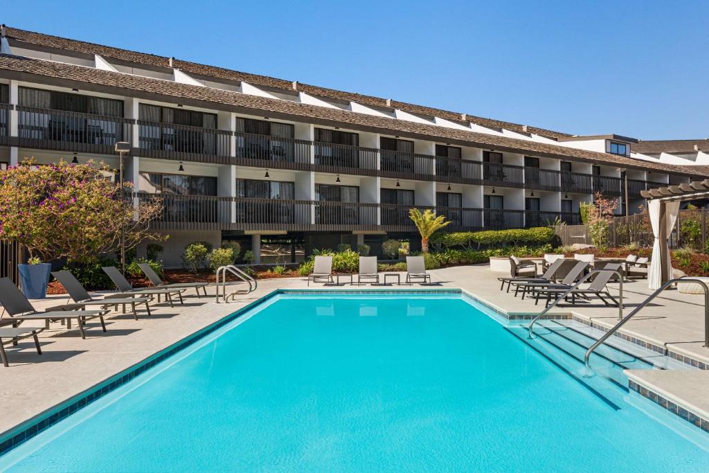 ヒルトン ガーデン イン モンテレイ (Hilton Garden Inn Monterey) 眺望