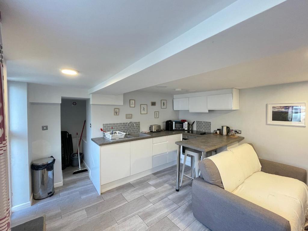 10 Bromleys Court photo 8
