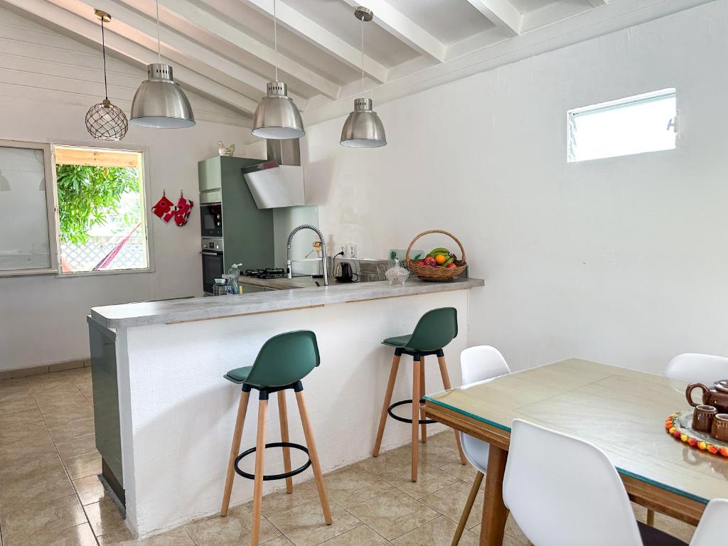 Maison à 3 min à pied de la plage, Le Diamant