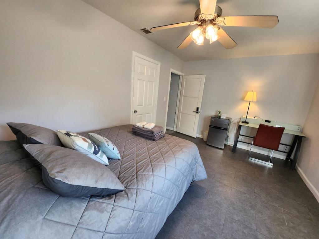 Private Room2 Own Entry Shared Bath One Guest Walk to UCSD, San Diego