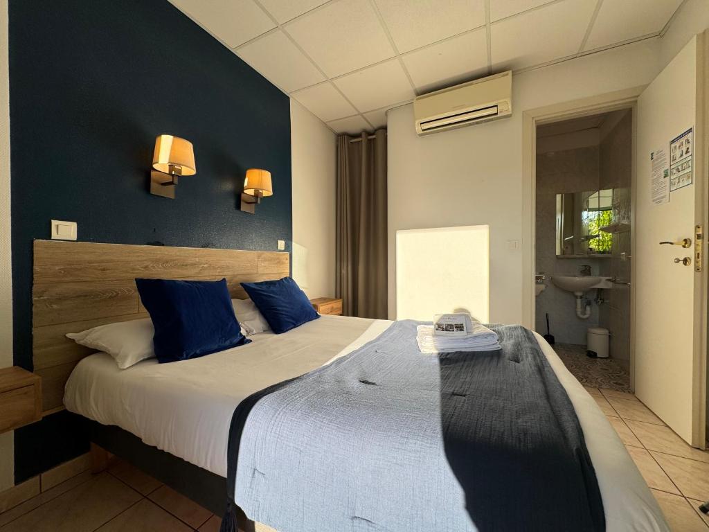 Standard Double or Twin Room - Garden Side