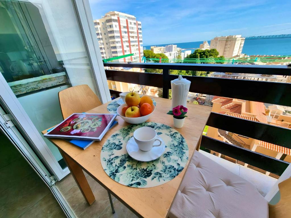 Pleasant studio with sea view in Benalmádena, 30 m², pool, Benalmádena