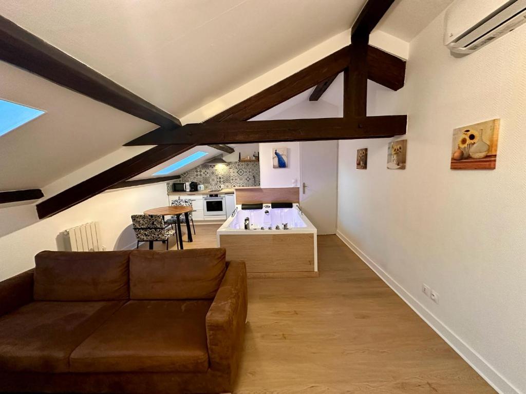 A4 Jacuzzi, ARTEM, Thermal, Nancy