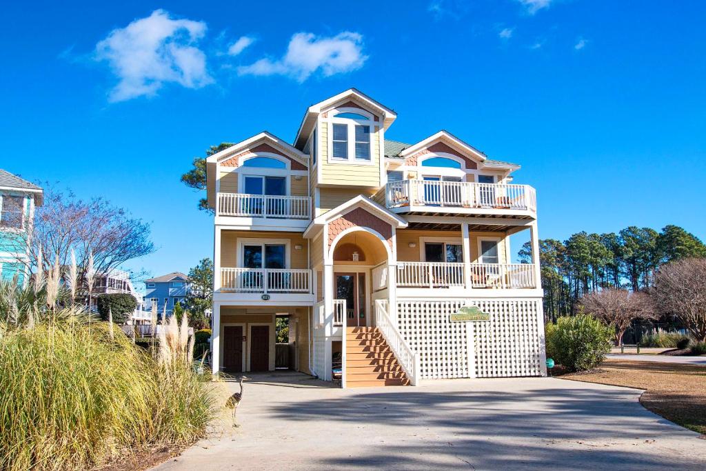 Soundside, Pool, Hot Tub! 524, How Sweet the Sound, Corolla