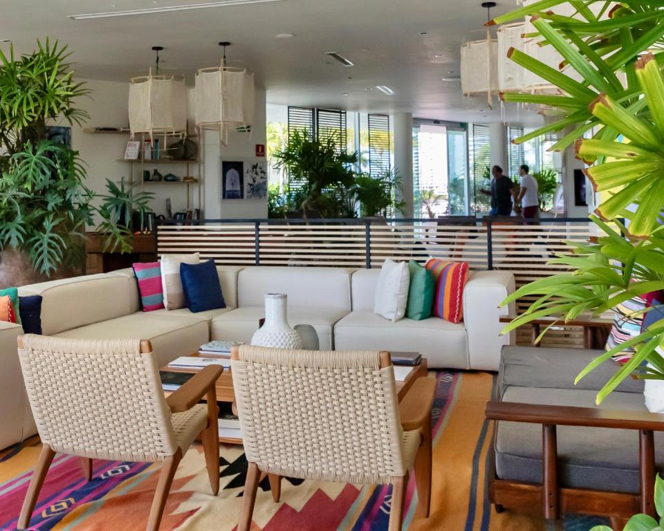 フロント・ロビー