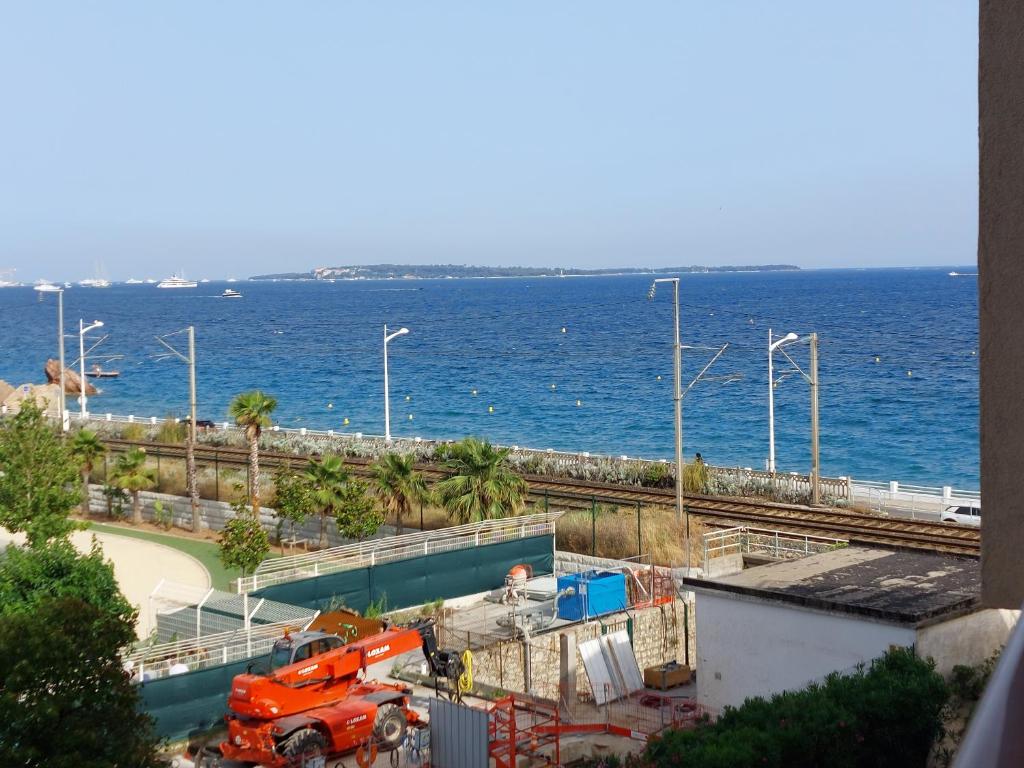 Bocca Baie T2 en bord de mer - Axelle Loc Appart - 3