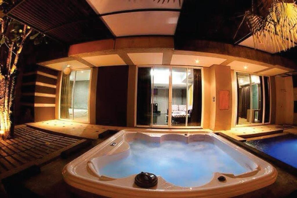 Hot tub