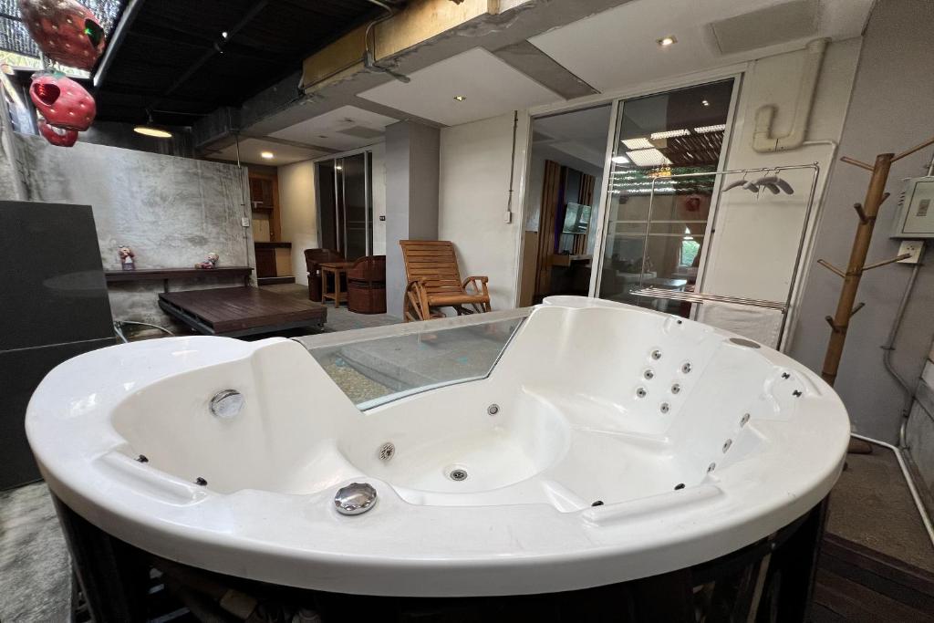 Hot tub