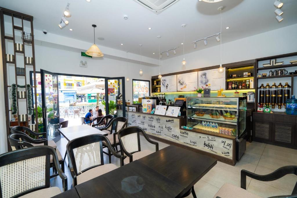 Lucky Phu Quoc Riverside Hotel Grand World