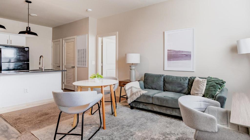 Modern Apartment in Prime Location ID8148X1