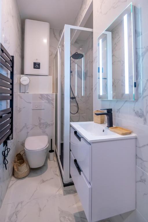 301a Charming 2 rooms refurbished super center - 2