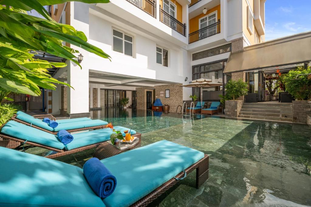 Swimming pool, Royal Riverside Hoi An Hotel & Spa in Hoi An