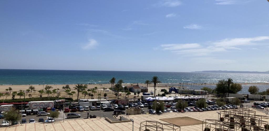 Appartement 4 personnes rénové en front de mer avec vue sur la baie, Empuriabrava