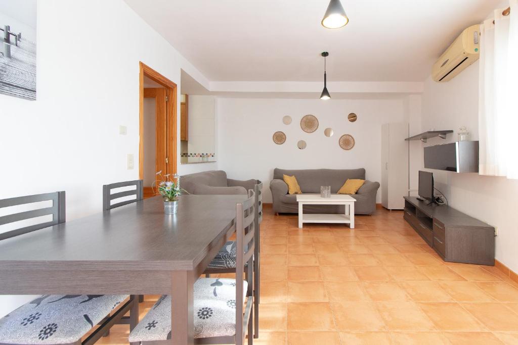 Global Vacacional, Práctico apartamento con piscina en la playa de Canet - 2