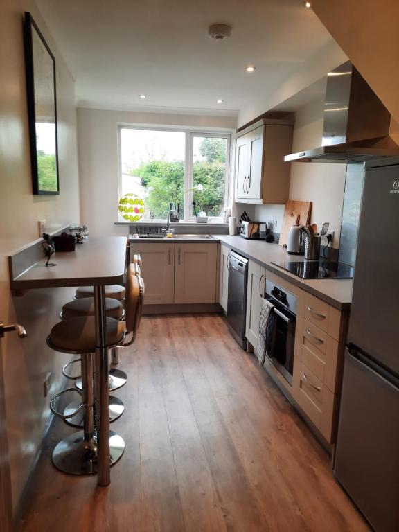 Croak Cottage, Frogmore photo 3